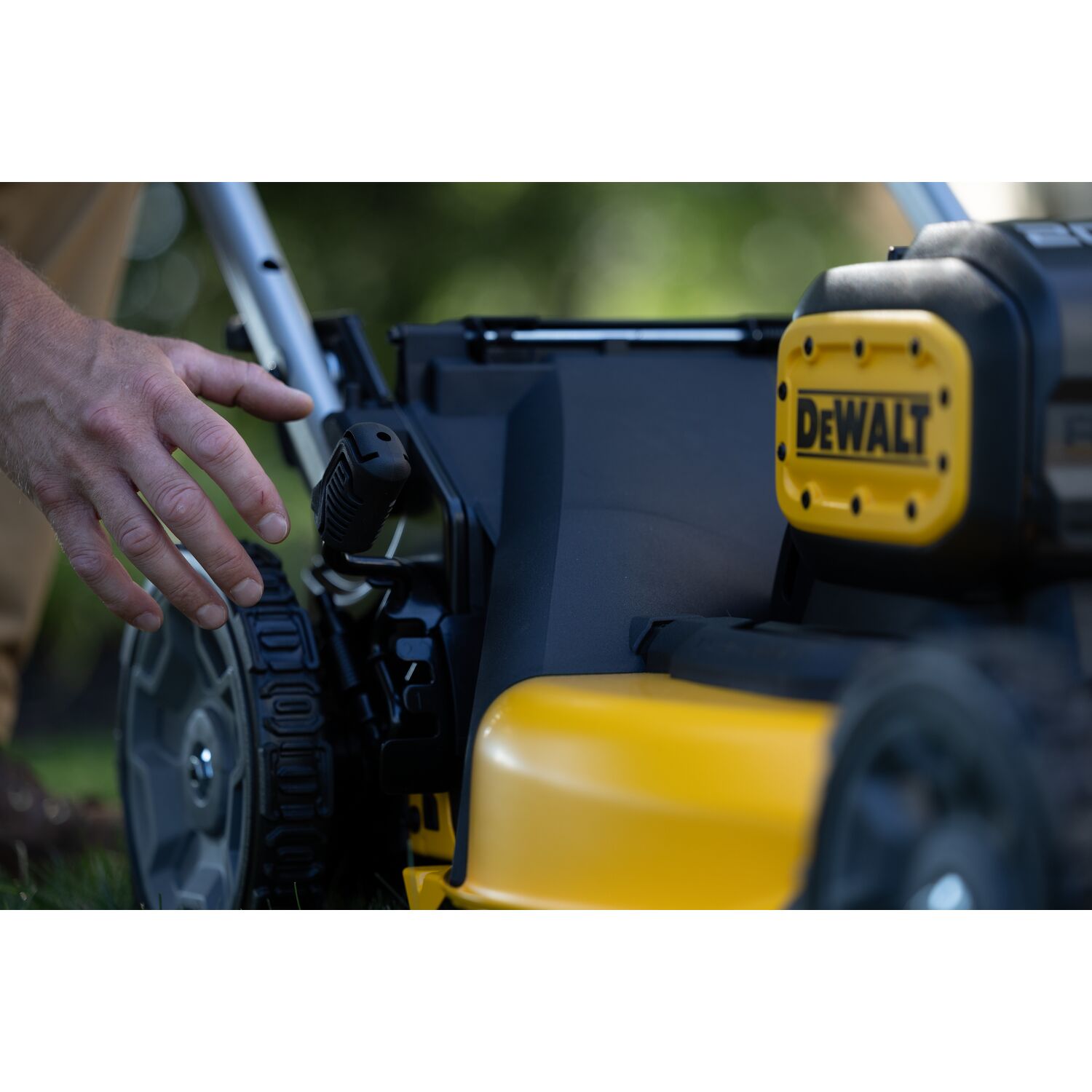 Savaeigė žoliapjovė DCMWSP156N V18, DeWALT - Image 9